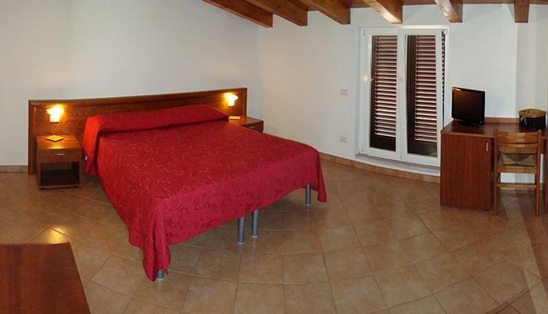 Antica 2* Luni